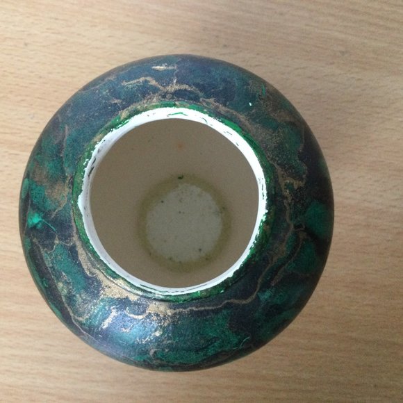 vintage hand painted ceramic small vase green black gold signed R.G 75 - Picture 6 of 8